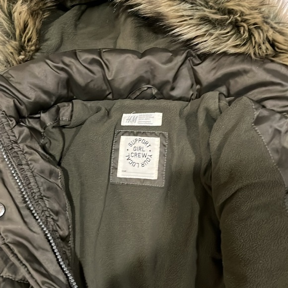 Girls winter coat - Picture 4 of 10